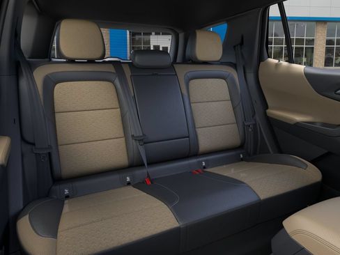New 2026 Chevrolet Equinox ACTIV w/ Convenience Package III AWD/4WD image 17