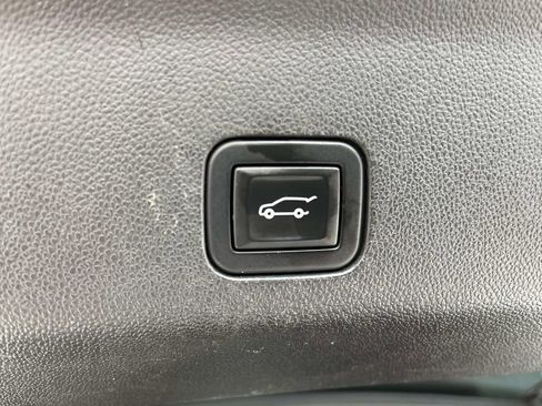 Used 2021 Chevrolet Tahoe Z71 image 20