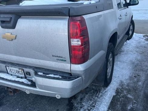 Used 2010 Chevrolet Avalanche LT w/ Luxury Package image 5