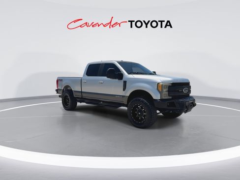 Used 2017 Ford F250 Lariat w/ Lariat Ultimate Package AWD/4WD image 2
