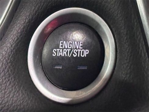 Used 2020 Chevrolet Traverse LT image 19