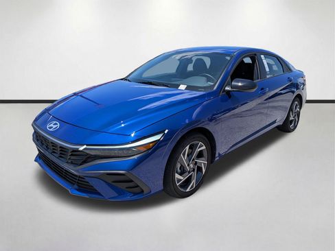 Used 2025 Hyundai Elantra Sport FWD image 8