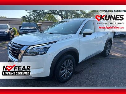 Used 2024 Nissan Pathfinder SV