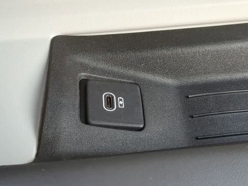 Certified 2024 Land Rover Defender 110 S image 33