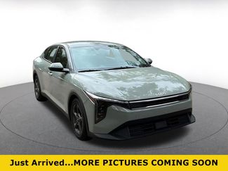Used 2025 Kia K4 LXS video 1