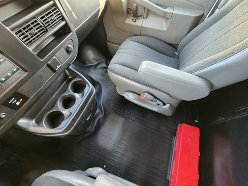 Used 2023 GMC Savana 2500 w/ Driver Convenience Package image 23