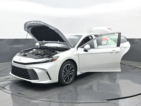 New 2026 Toyota Camry XLE image 32