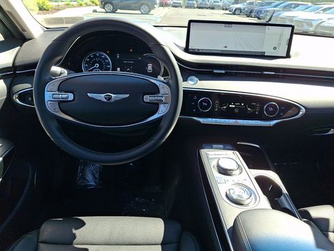 Used 2025 Genesis GV70 2.5T AWD/4WD image 11