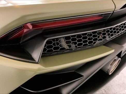Used 2024 Lamborghini Huracan Sterrato image 30