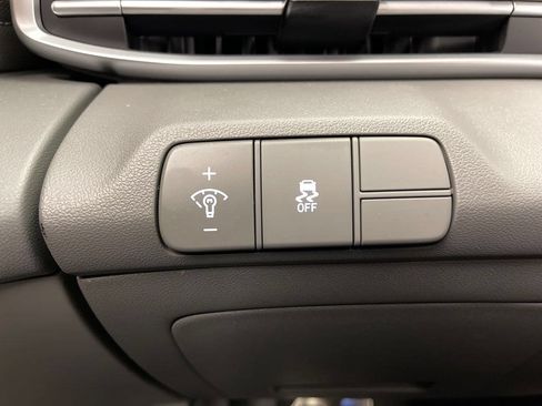 Certified 2025 Hyundai Elantra Sport FWD image 30