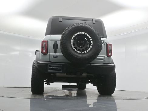 Used 2023 Ford Bronco Badlands image 48