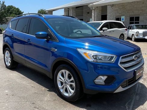 Used 2018 Ford Escape SEL FWD image 2