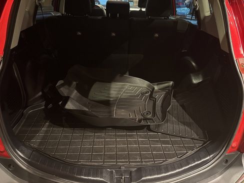 Used 2013 Toyota RAV4 XLE image 27