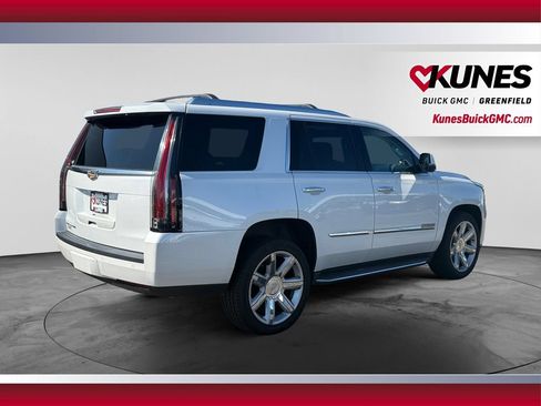 Used 2016 Cadillac Escalade Luxury AWD/4WD image 10