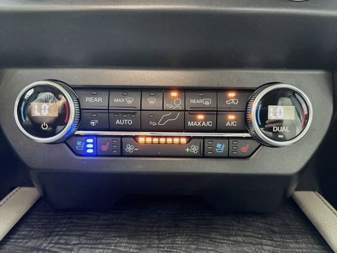 Used 2021 Ford Expedition Max Limited RWD image 16