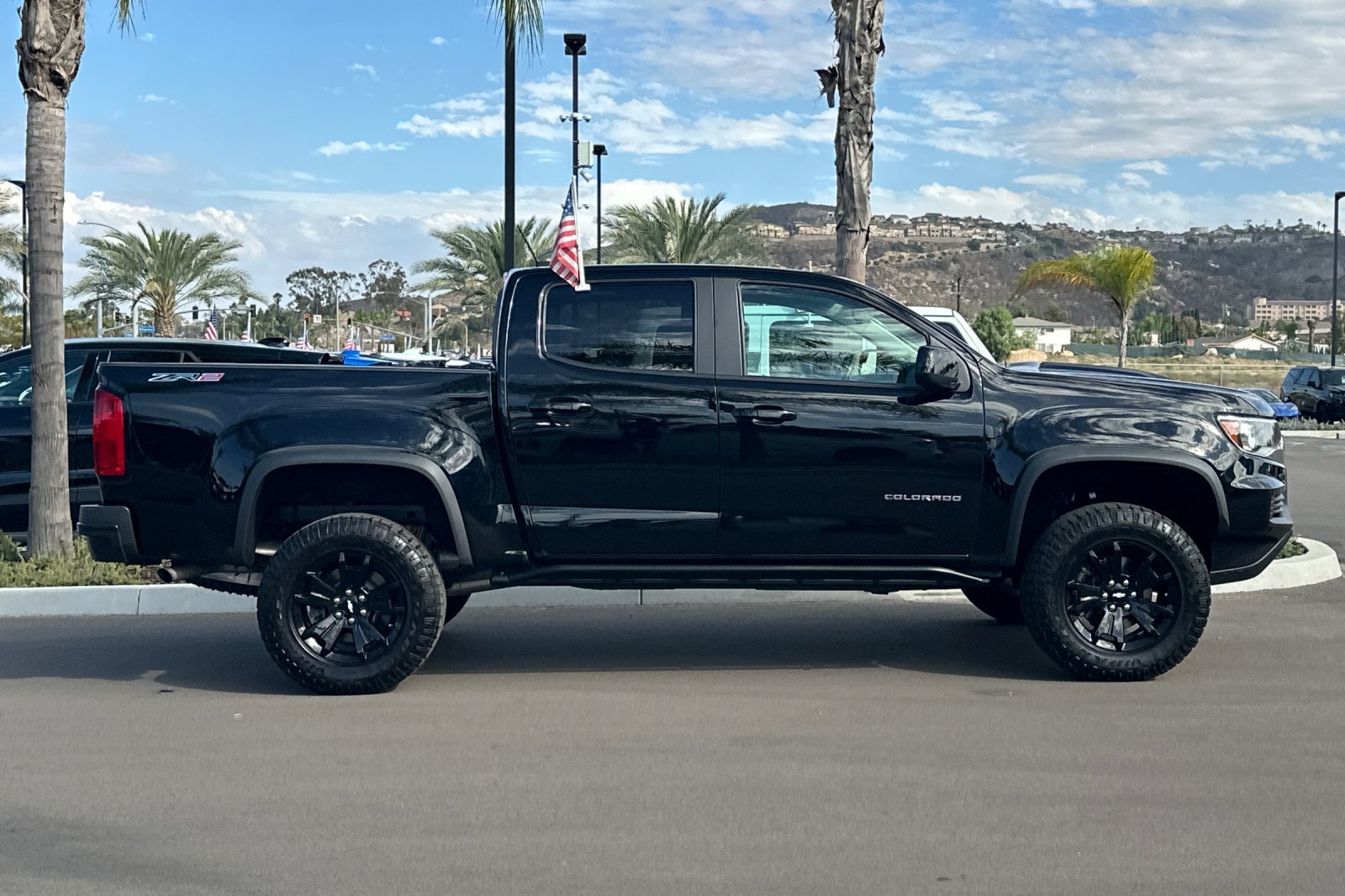 Used 2022 Chevrolet Colorado ZR2 w/ ZR2 Midnight Special Edition AWD/4WD image 3