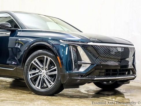 New 2025 Cadillac Lyriq Luxury image 2