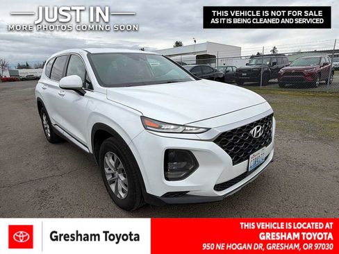 Used 2019 Hyundai Santa Fe SE image 1