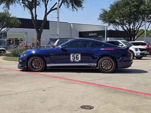 Used 2018 Ford Mustang Shelby GT350 w/ Convenience Package RWD image 4