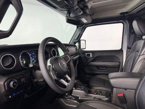 Used 2023 Jeep Wrangler Unlimited Sahara image 20