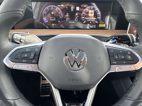 New 2026 Volkswagen Tiguan SEL R-Line image 15