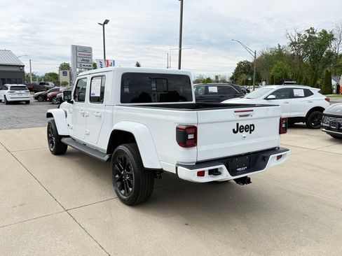 Used 2023 Jeep Gladiator Overland AWD/4WD image 4