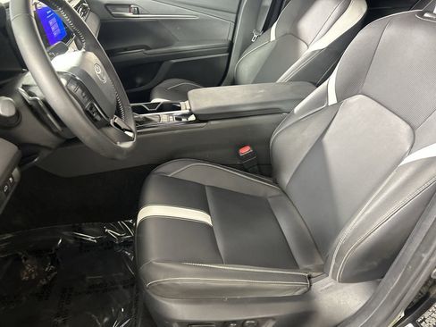 Used 2025 Toyota Camry SE FWD image 21