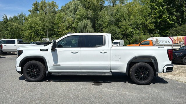 Used 2022 GMC Sierra 1500 Elevation w/ LPO, Elevation Black Package AWD/4WD image 4