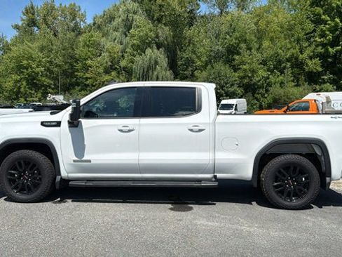 Used 2022 GMC Sierra 1500 Elevation w/ LPO, Elevation Black Package AWD/4WD image 4