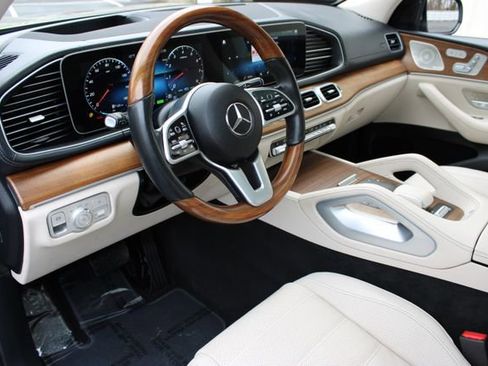 Used 2022 Mercedes-Benz GLS 450 4MATIC image 7