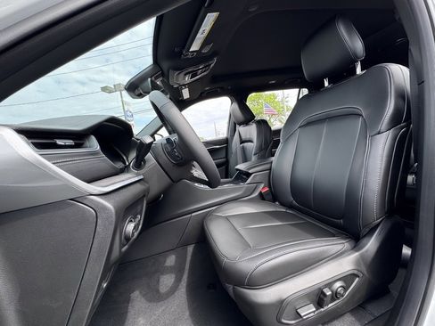 New 2025 Jeep Grand Cherokee L Limited w/ Black Appearance Package image 12