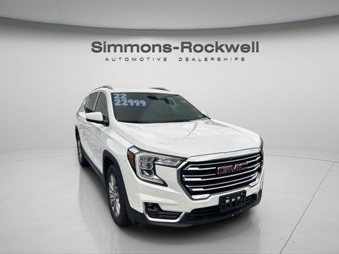 Used 2022 GMC Terrain SLT image 2