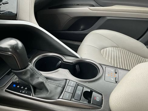 Used 2024 Toyota Camry SE w/ Cold Weather Package image 15