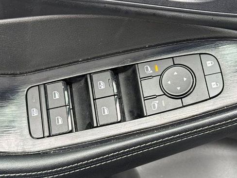Used 2025 Nissan Rogue SV FWD image 16