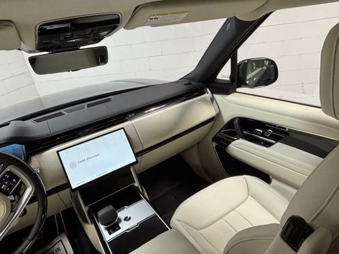 New 2026 Land Rover Range Rover Long Wheelbase SE AWD/4WD image 36