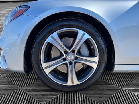 Used 2017 Mercedes-Benz E 300 4MATIC image 28