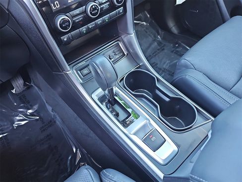 Certified 2022 Subaru Ascent Limited w/ Technology Package image 28