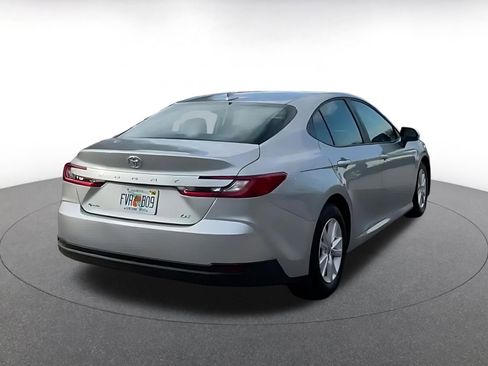 Used 2025 Toyota Camry LE image 14