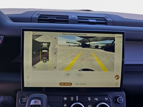 New 2026 Land Rover Defender 110 X-Dynamic SE AWD/4WD image 23