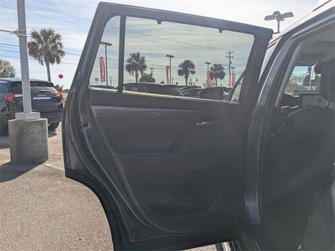 Used 2023 Toyota Highlander Platinum image 24