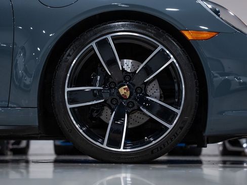 Used 2017 Porsche 911 Targa 4 AWD/4WD image 16