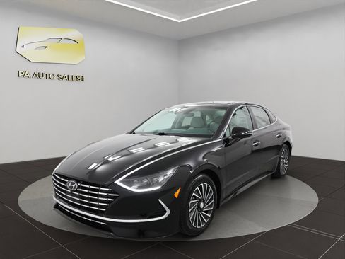 Used 2023 Hyundai Sonata Limited w/ Cargo Package image 3