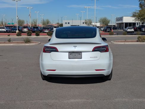Used 2023 Tesla Model 3 Performance image 4