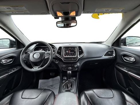 Used 2022 Jeep Cherokee Trailhawk w/ Sun, Sound & Nav Group AWD/4WD image 22