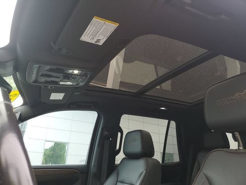 Used 2023 Chevrolet Tahoe High Country AWD/4WD image 20