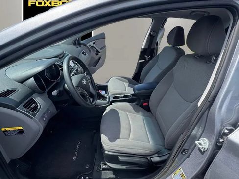 Used 2014 Hyundai Elantra SE w/ Option Group 02 FWD image 9