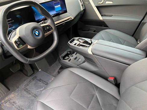 Used 2024 BMW iX xDrive50 w/ Premium Package AWD/4WD image 11
