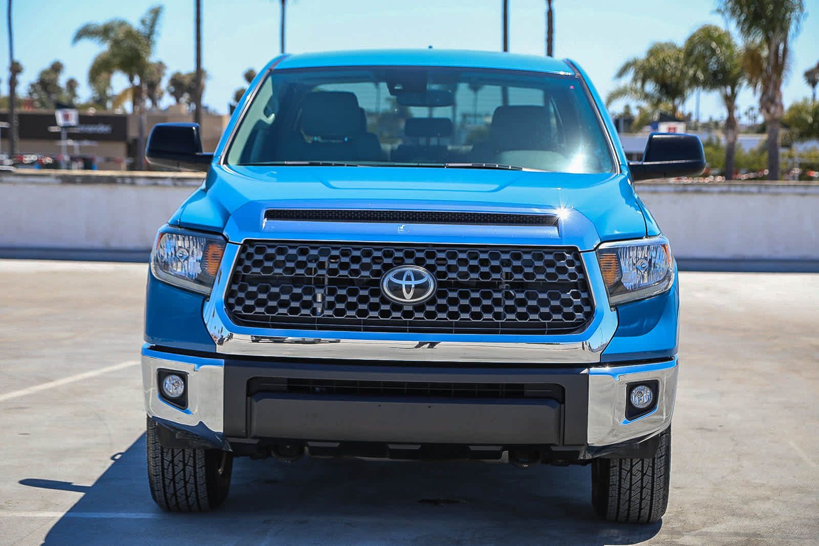 Used 2020 Toyota Tundra SR5 w/ SR5 Leather Package AWD/4WD image 3