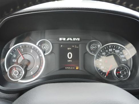 Used 2024 RAM 2500 Big Horn w/ Off Road Package AWD/4WD image 10