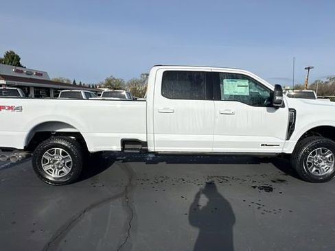 New 2025 Ford F250 Lariat w/ FX4 Off-Road Package image 3